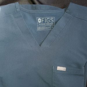 Figs Dark Harbor top